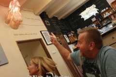 Krest-knihy-Cesko-Ilustrovany-atlas-koncert-skupiny-Werischi-a-beseda-s-Pawluschou-Novotnym-BEST_-19