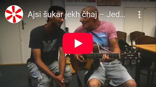 Ajsi šukar jekh čhaj – Jedna krásná romská dívka